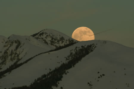 full moon rising